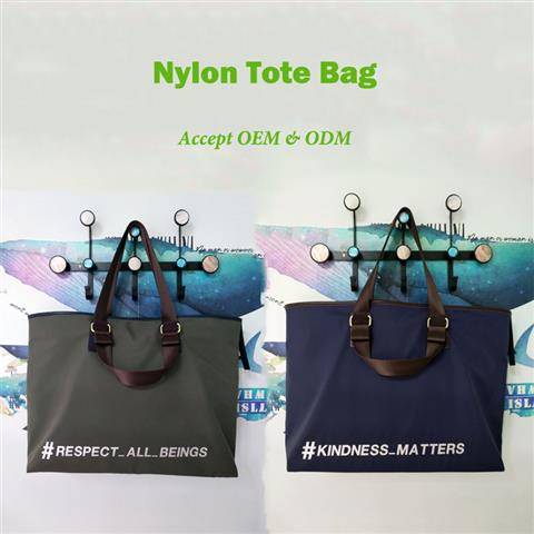 Nylon tote bag